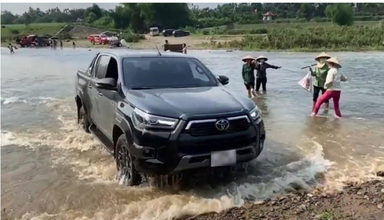 Vịnh Ninh Vân - Một nơi chơi đủ trò cắm trại, chèo sup, offroad...