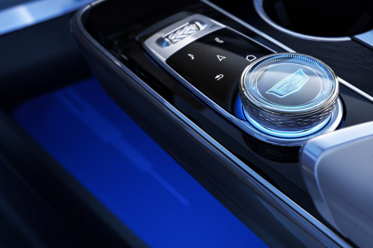 Xe điện hạng sang Cadillac Lyriq lộ diện: đối trọng Mercedes EQC và Tesla Model X