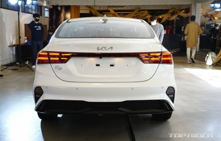 Cập nhật thông tin xe Kia Cerato 2021 bản Facelift mới ra mắt Cập nhật thông tin xe Kia Cerato 2021 bản Facelift mới ra mắt