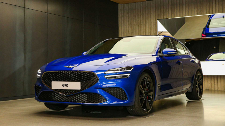 2022-genesis-g70-refresh-blue-three-quarters.jpg