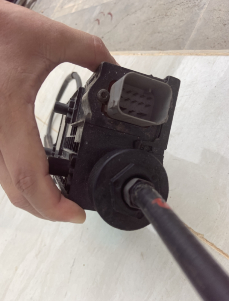 Bình ắc quy xe BMW F07 yếu do có thiết bị chạy ngầm? Bình ắc quy xe BMW F07 yếu do có thiết bị chạy ngầm?