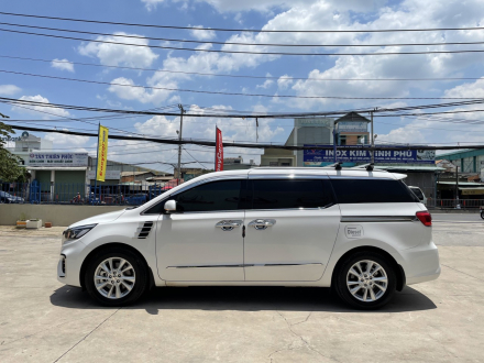 Kia Sedona 2020 3.jpg