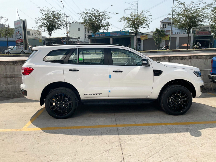 otosaigon.com-ford-everest-2021-2.jpg