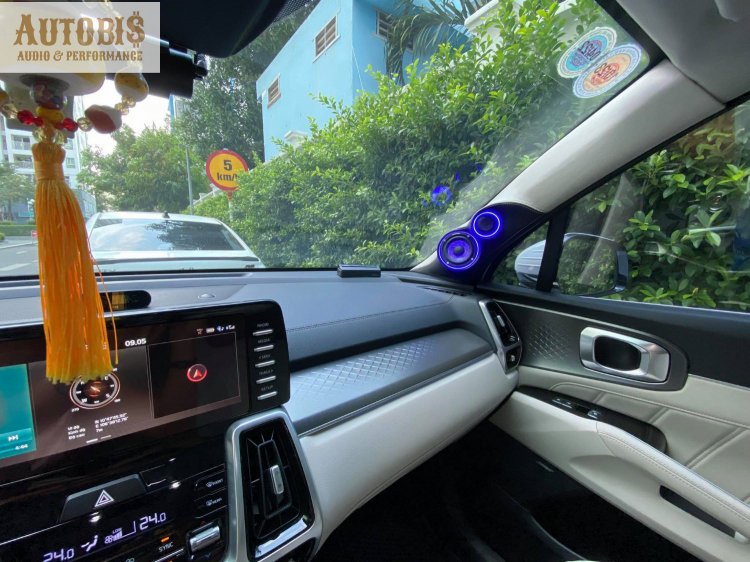 Thay thế loa Bose trên Kia Sorento All New bằng hệ thống loa Focal - Pháp Thay thế loa Bose trên Kia Sorento All New bằng hệ thống loa Focal - Pháp