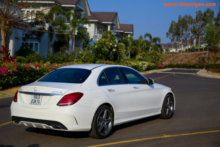 Video Clip: Trải nghiệm Mercedes-Benz C250 AMG tại Việt Nam