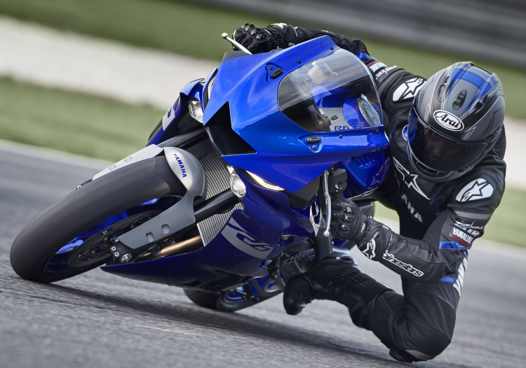 2021-Yamaha-YZF-R6-JPG-4-e1620619834903.jpeg