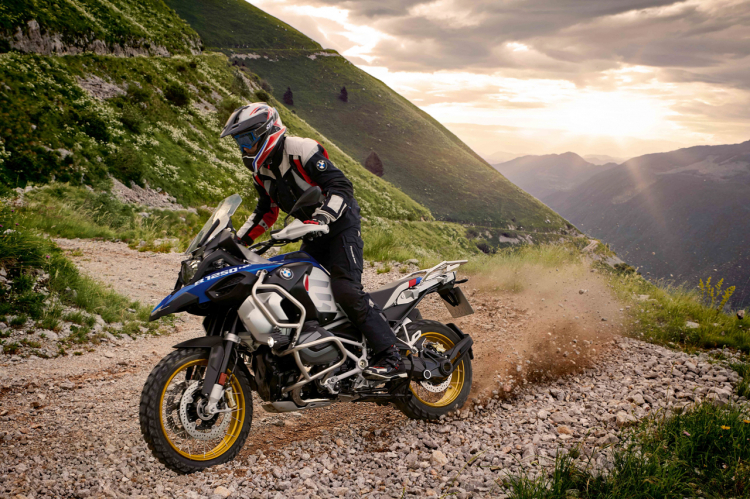 2019-BMW-R-1250-GS-Adventure-official-9.jpeg