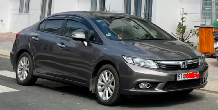 Honda Civic 2013 giá 400 triệu có mua được không?