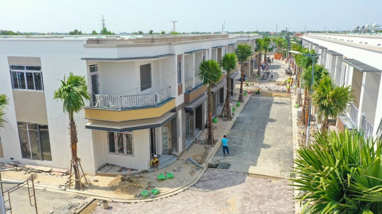 Đất Nền, Nhà Phố ELITE LIFE Long An Đất Xanh Nam Bộ đang mở bán 3.2 tỷ nên đầu tư không ? Đất Nền, Nhà Phố ELITE LIFE Long An Đất Xanh Nam Bộ đang mở bán 3.2 tỷ nên đầu tư không ?