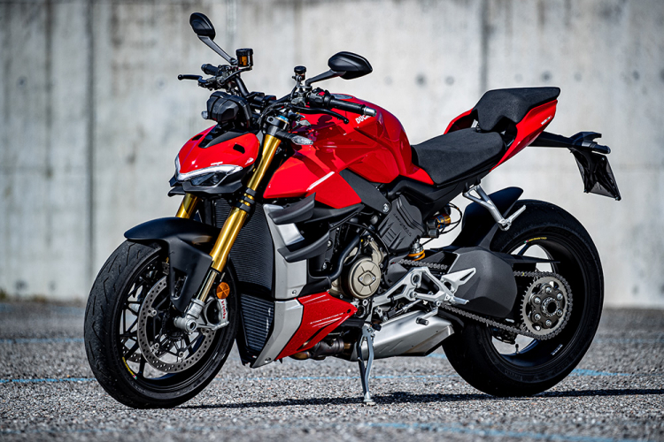 2020-Ducati-Streetfighter-V4S-18.jpeg
