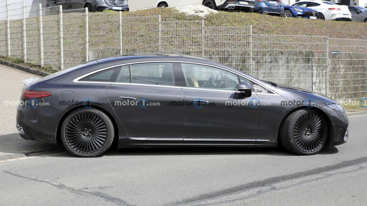 Ảnh thực tế Mercedes-AMG EQS 2022: đối thủ của Tesla Model S Plaid