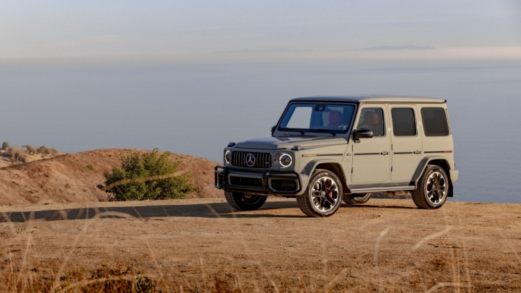 2021-mercedes-amg-g63-1.jpg