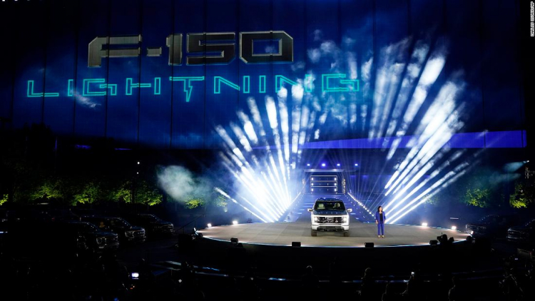 210525094355-03-ford-f-150-lightning-electric-truck-reveal-event-0519-super-169.jpg 210525094355-03-ford-f-150-lightning-electric-truck-reveal-event-0519-super-169.jpg