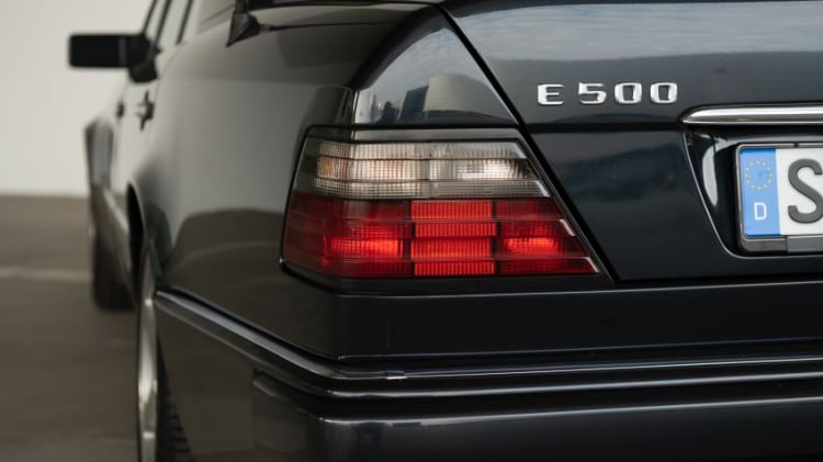 1991-Mercedes-Benz-500-E-5-850x478.jpg