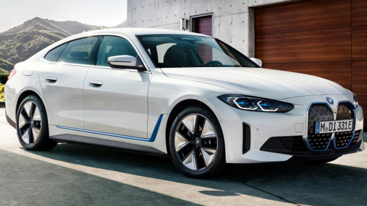 BMW i4 2022 chính thức lộ diện: mạnh 340 mã lực, phạm vi di chuyển 590km