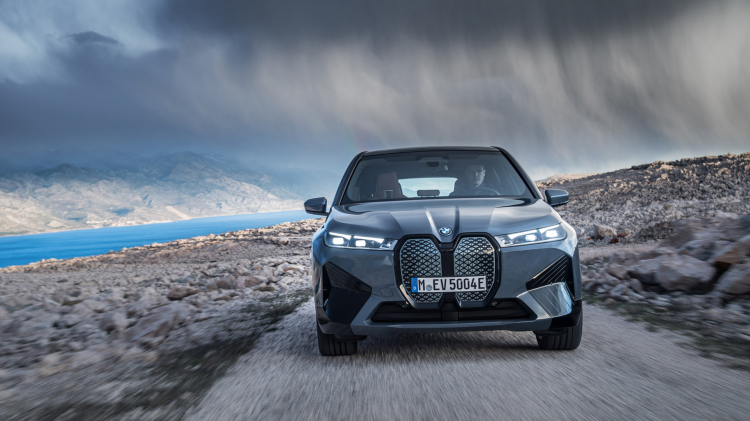 Ra mắt BMW iX 2022: SUV chạy điện mạnh 516 mã lực với tầm hoạt động 482km