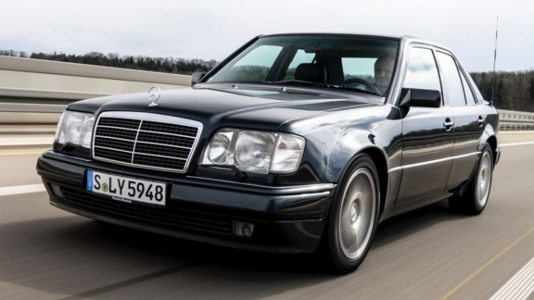 500 E: "Con lai" Porsche và Mercedes-Benz vẫn "phong độ" sau 30 năm