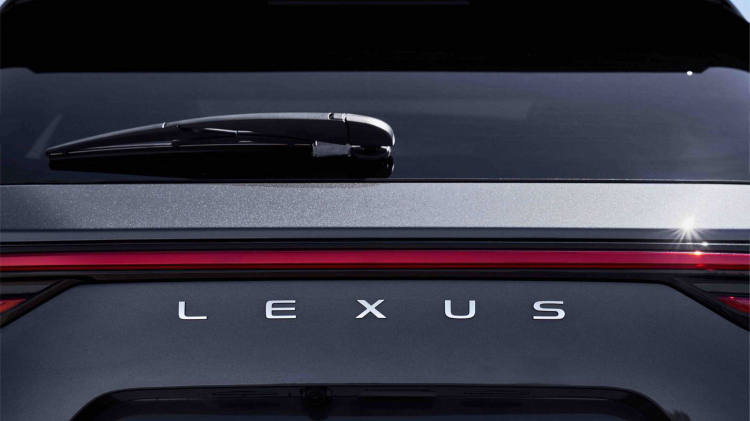 Lexus NX 2022 thế hệ mới ra mắt: thiết kế sắc sảo hơn, có bản PHEV