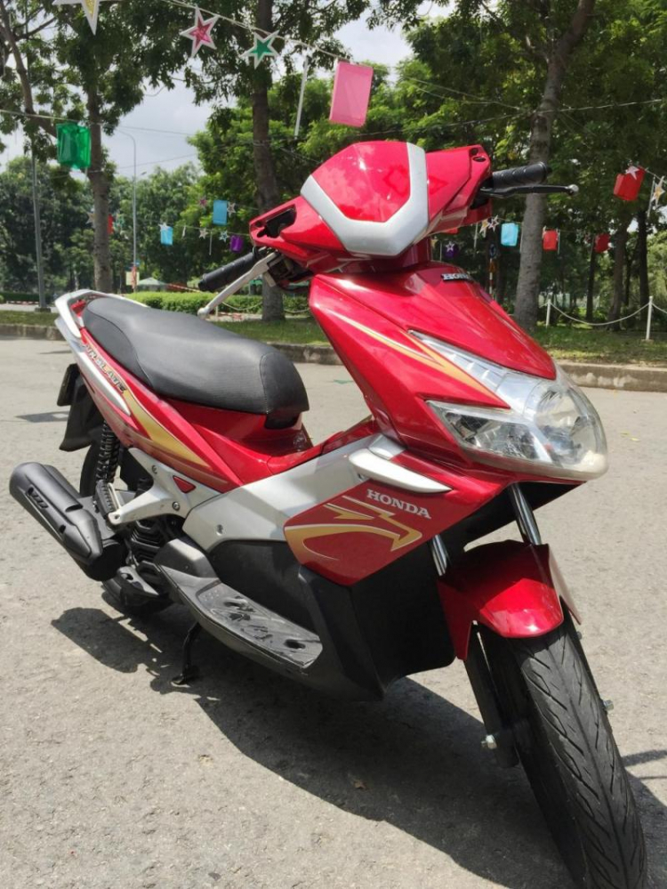 Nhiều người tưởng rằng đèn không tắt được trên xe máy đời mới là đèn pha Nhiều người tưởng rằng đèn không tắt được trên xe máy đời mới là đèn pha