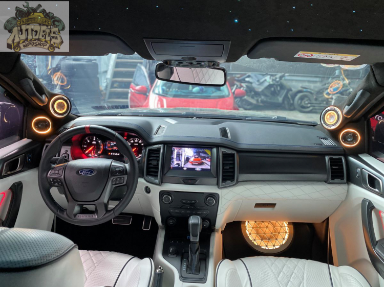 Ford Ranger Raptor lên cấu hình Limousine | AUTOBIS