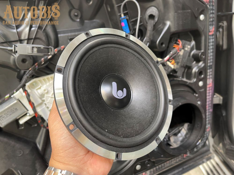 Nâng cấp âm thanh cho xe VW-6.jpg