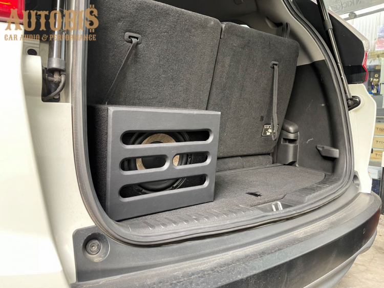 Độ âm thanh cho xe Honda CRV với loa Focal và Helix-6.jpg
