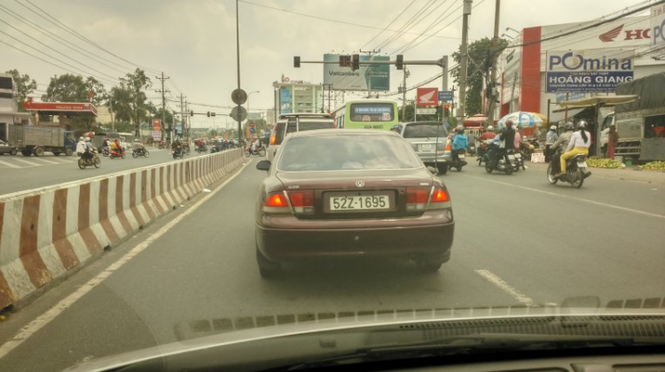 Hỏi về Mazda 323/626 đời 2000