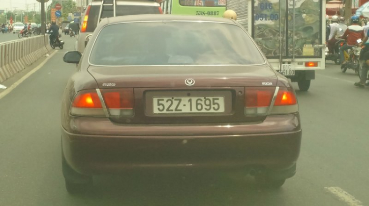 Hỏi về Mazda 323/626 đời 2000