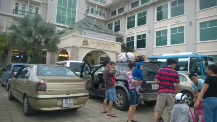 VẮNG NHƯ CHỢ CHIỀU VẮNG NHƯ CHỢ CHIỀU