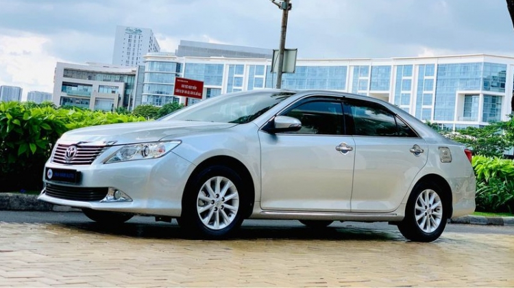 Tìm mua cặp phuộc sau cho Camry 2.0E