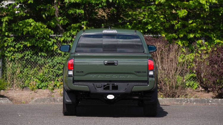 1-millionth-toyota-tacoma-up-for-auction (19).jpg
