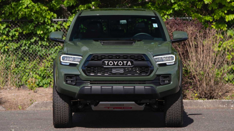 1-millionth-toyota-tacoma-up-for-auction.jpg