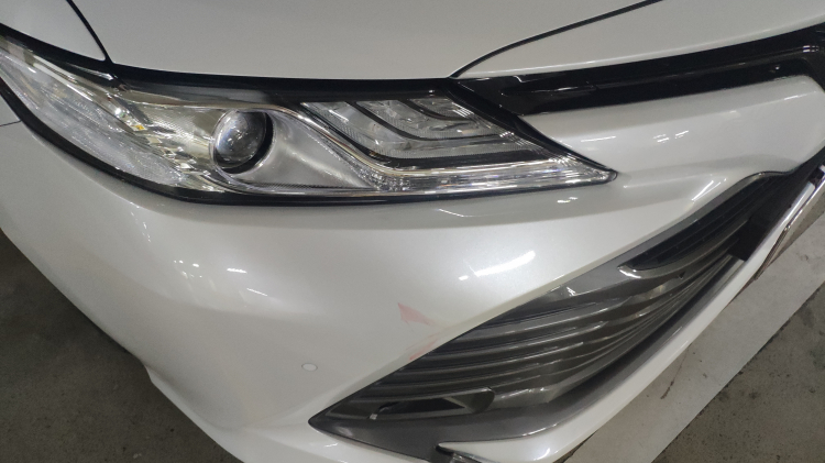 Toyota Camry 2021 bị móp thế này phải sửa bao nhiêu tiền?