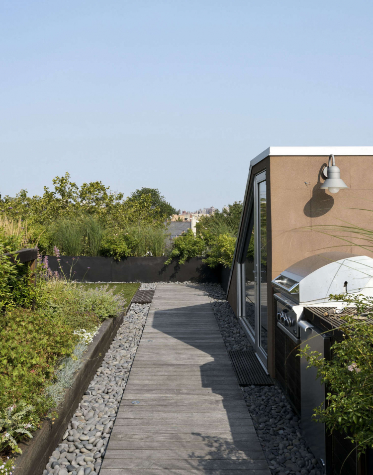 julie-farris-roof-garden-lighting-matthew-williams-1466x1866.jpg