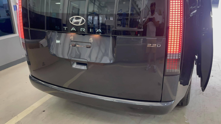 Soi Hyundai Staria 2021 mới “cập bến” Thái Lan: MPV máy dầu hấp dẫn có thiết kế khác lạ
