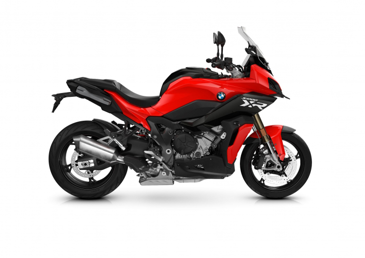 2022-BMW-Motorrad-S1000XR-12.jpeg