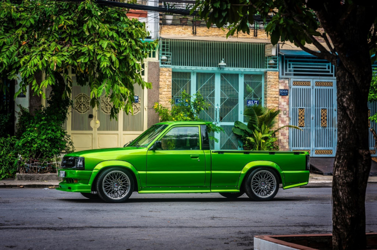 Bỏ ra hơn 300 triệu, bán tải “đời Tống” Mazda B2200 được độ đẹp long lanh theo phong cách JDM