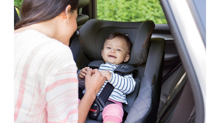 Tư vấn chọn ghế ô tô cho em bé