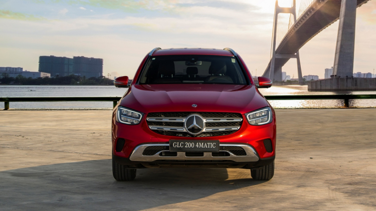 Mercedes-Benz tặng gói bảo dưỡng 2 năm trị giá gần 30 triệu đồng khi mua GLC và E-Class trực tuyến