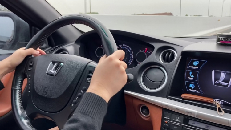 Luxgen SUV7 bị tắt đèn bảng đồng hồ khi xe đang chạy, do đâu?