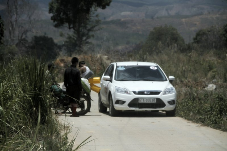 {FFC Challenger 2015}: CARAVAN VIỆT NAM - LÀO MỪNG NGÀY GIẢI PHÓNG 30/04/2015.