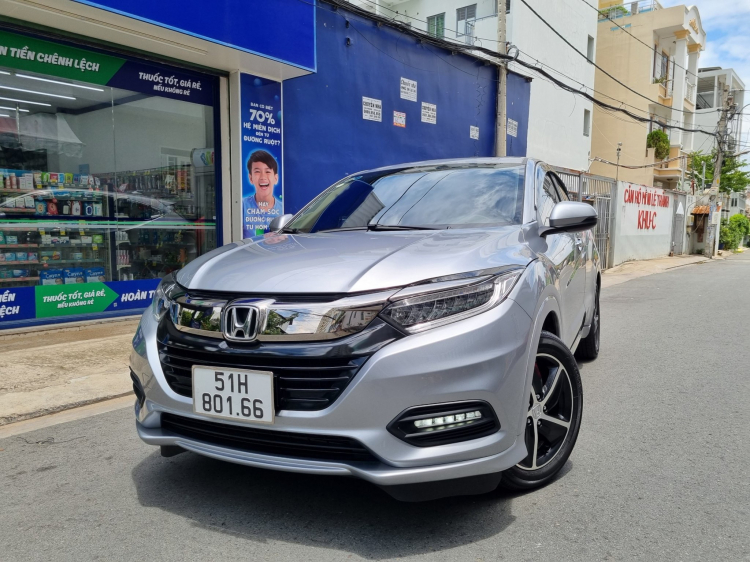 Honda HRV L Đời 30/12/2020 màu bạc xe đi đúng 5000km đẹp như mới