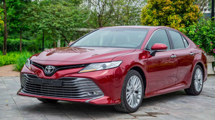 Chọn Mazda6 hay Toyota Camry?