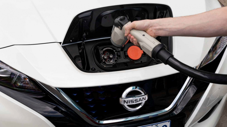 Chuẩn đầu sạc CHAdeMO trên Nissan Leaf Chuẩn đầu sạc CHAdeMO trên Nissan Leaf