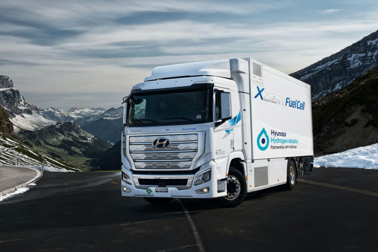 Hyundai-Xcient-fuel-cell-truck-4.jpg
