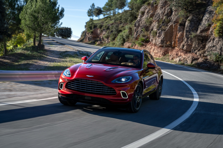 Aston-Martin-DBX_23.jpg