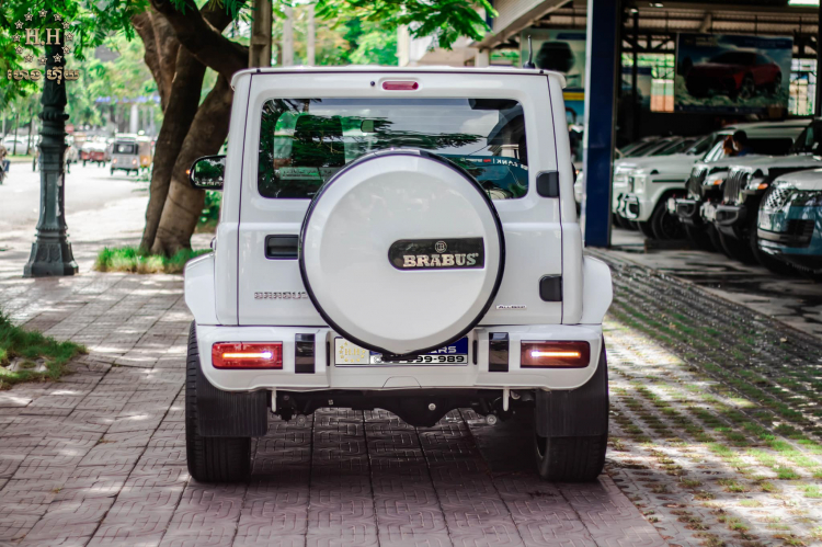 Cận cảnh Suzuki Jimny độ Brabus như G63 AMG, giá gần 2 tỷ đồng tại Campuchia