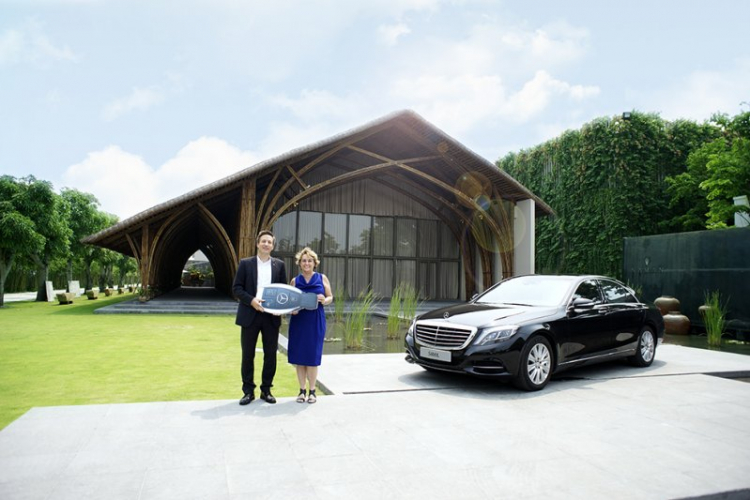 Mercedes-Benz Việt Nam bàn giao S400L cho khu nghỉ dưỡng 5 sao Naman Retreat