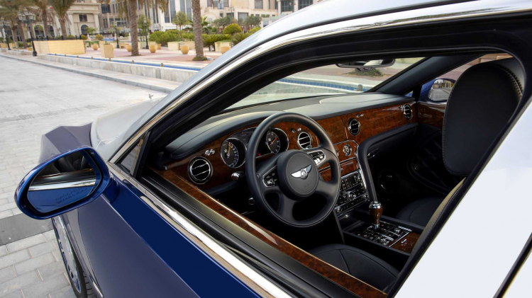 bentley-mulsanne-grand-limousine-by-mulliner-cabin.jpg