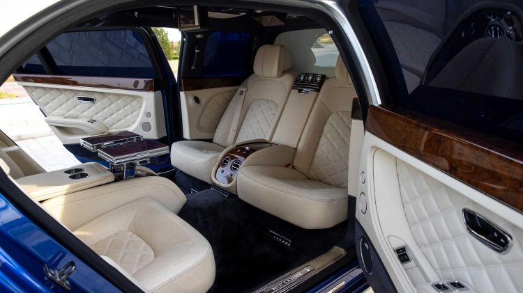bentley-mulsanne-grand-limousine-by-mulliner-interior.jpg